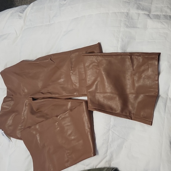 Aritzia Elaine pant new with tags - Picture 6 of 6